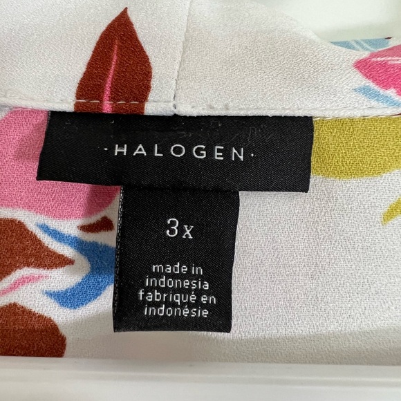 NWT, Women's Halogen Blouse. Size 3X. - Picture 6 of 6